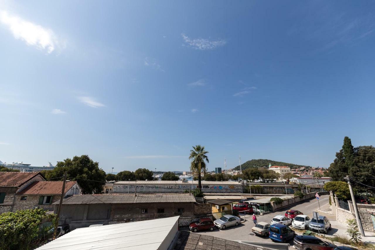 Apinelo Port Rooms Split Exterior photo